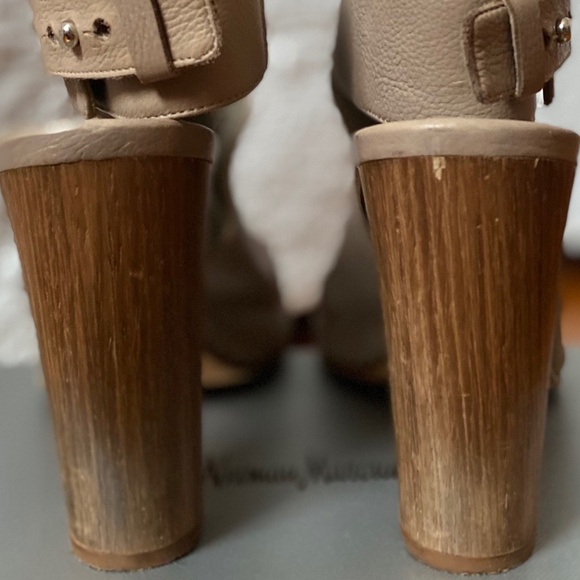 VINCE block heel sandals, Size: 6.5, Beige - Picture 7 of 9